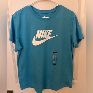 Nike Women’s Tee Large